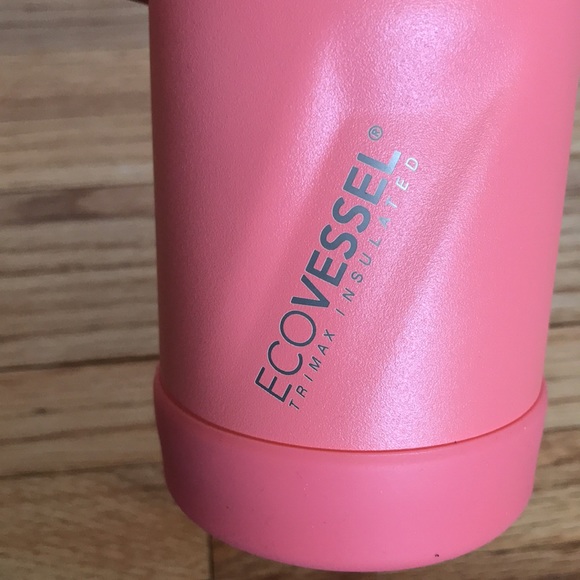 The Summit Ecovessel Trimax insulated water bottle. - Picture 7 of 7